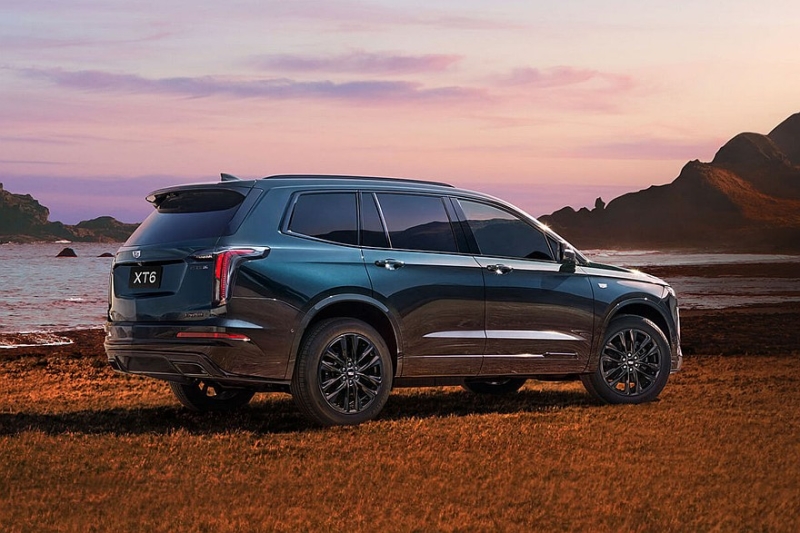 Обновлённый Cadillac XT6 предложен по сниженным ценам