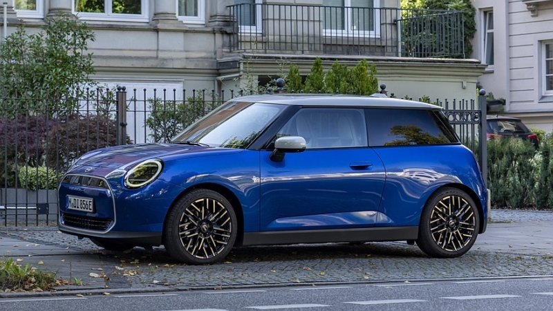 Mini решила отложить старт производства Cooper EV и Aceman на заводе в Англии