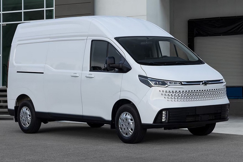 Очередной «китаец» прикинулся Chevrolet: GM выводит на рынок дизельный фургон Express Max